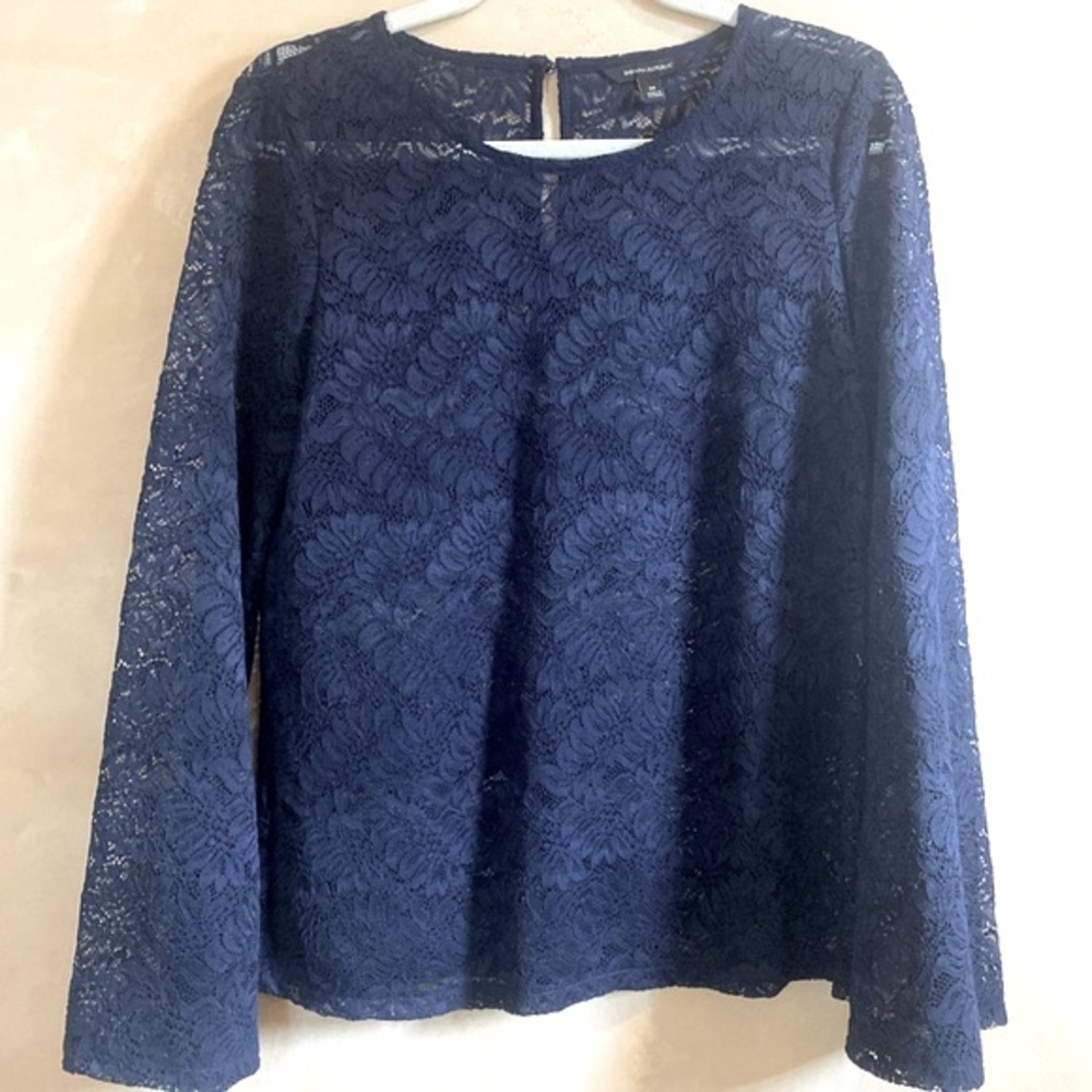 BANANA REPUBLIC Lace Overlay Bell Sleeve Blouse M Navy